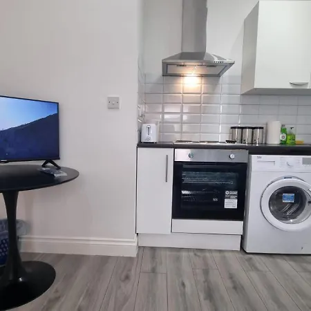 Studio For 2 Person Next To Woodgreen Apartment London