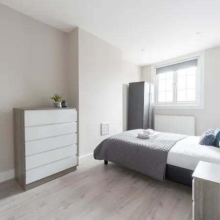 Kennington E/apartment