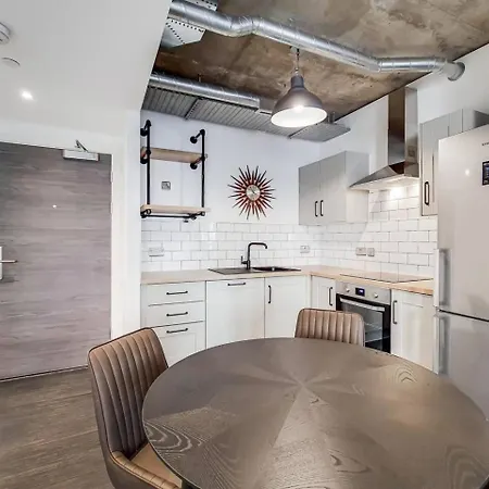 Modern And Chic At Ferrum Near Wembley Park