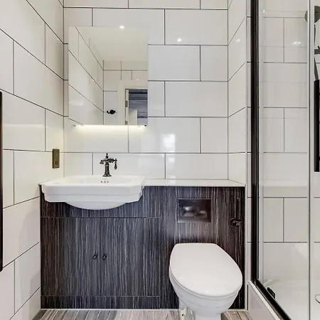 Modern And Chic At Ferrum Near Wembley Park Londres