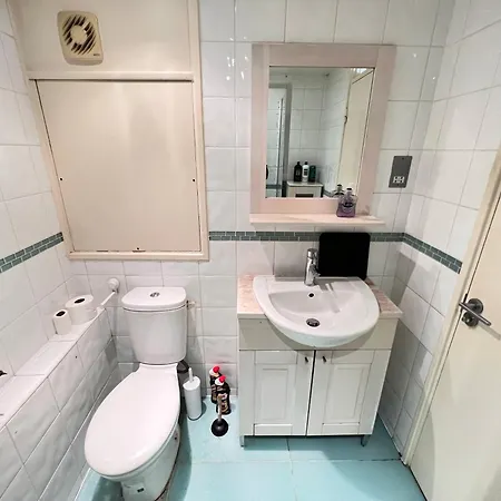 Hotel River Thames View Entire In The Most Cental