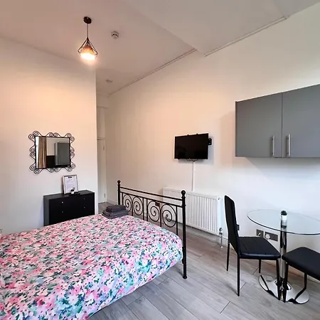 Lovely On Finchley Road Apartment *