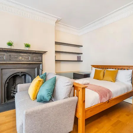Luxury Trafalgar Square Embankment Collection