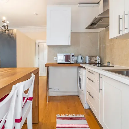 Luxury Trafalgar Square Embankment Collection London