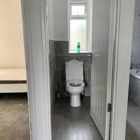 Guest house Karen House R2