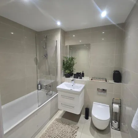 Apartment Snuggle Inn: Riverside With Thames Views *