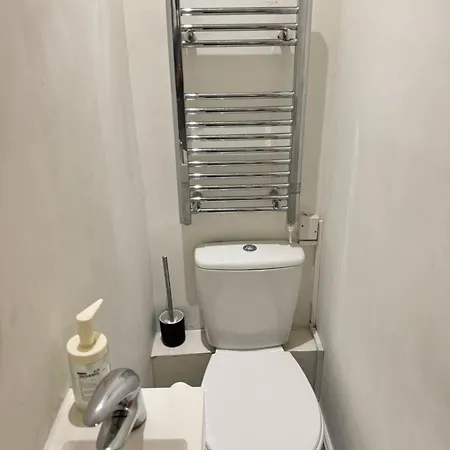 Penzion Cozy En-suite Near Stratford *