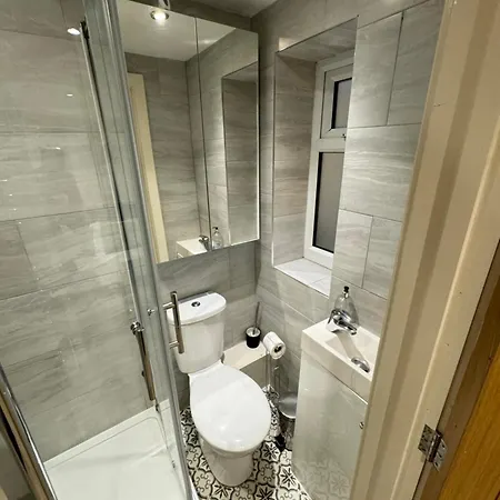 Cozy En-suite Near Stratford
