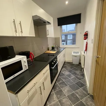 Penzion Cozy En-suite Near Stratford *
