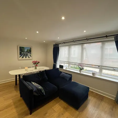 Chic 1bd Flat - 10 Minutes To Victoria Park! London
