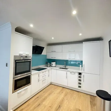 Apartment Chic 1bd Flat - 10 Minutes To Victoria Park! *