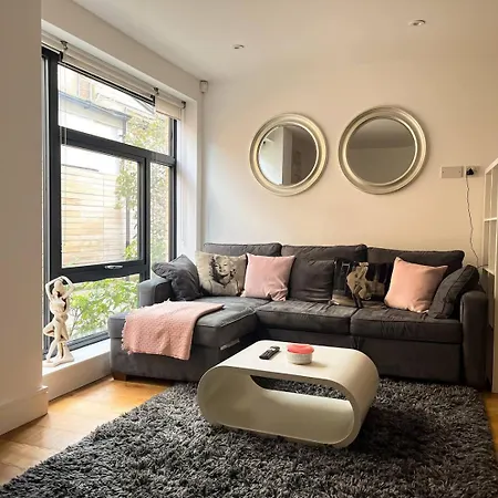 Apartment Omega Terrace, Luxury Modern Interior, Located Close To Alexandra Palace *