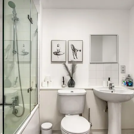 Luxurious 1 Bed - View *