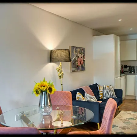 Luxurious 1 Bed - View