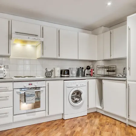Luxurious 1 Bed - View Apartment London