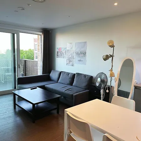Modern 2 Bedroom Secured Flat Apartamento