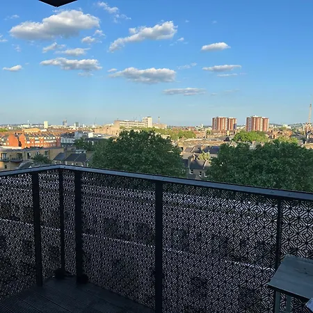 Apartment Modern 2 Bedroom Secured Flat