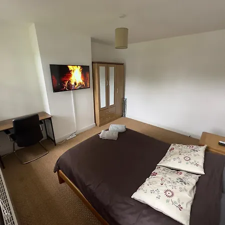 Colindale Lush 30 Mins London