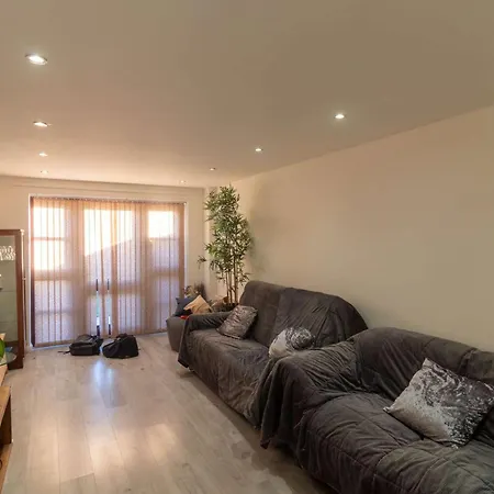 Wembley Serviced By Solara - Free Parking - By Wembley Stadium - Private Garden *