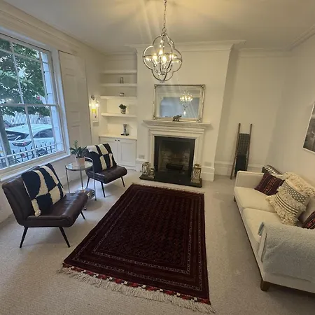 Centrally Located Stunning 3bed 2bath Se1 *