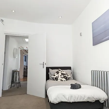 Hyde Park 3 Bedroom Flat Apartment