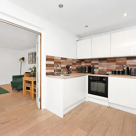 One Bedroom Short Term & Flexible Renting Hoxton With Free Wifi Apartment London