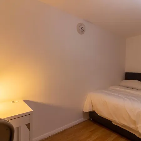 Wembley Serviced By Solara - Free Parking - By Wembley Stadium - Private Garden Apartment London