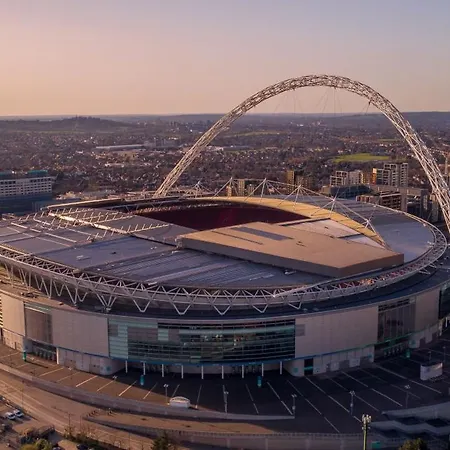 Wembley Serviced By Solara - Free Parking - By Wembley Stadium - Private Garden * London