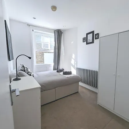 Hyde Park 3 Bedroom Flat London