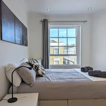 Hyde Park 3 Bedroom Flat