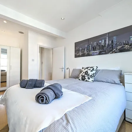 Hyde Park 3 Bedroom Flat Apartment