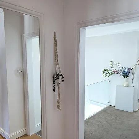 Apartment Hyde Park 3 Bedroom Flat *