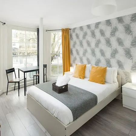Private Double Shared Bathroom Near Centre * Londres