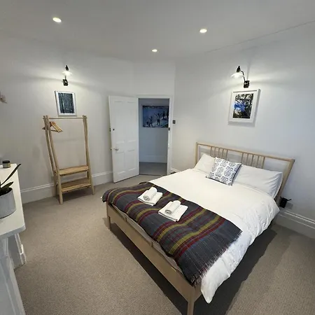 Centrally Located Stunning 3bed 2bath Se1 London