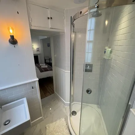 Centrally Located Stunning 3bed 2bath Se1 Holiday home *