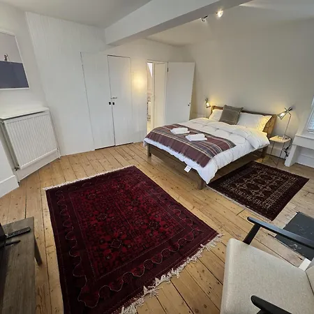 Centrally Located Stunning 3bed 2bath Se1 London