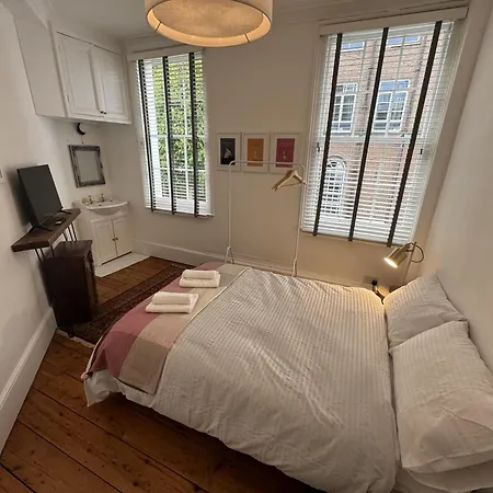 Holiday home Centrally Located Stunning 3bed 2bath Se1 *