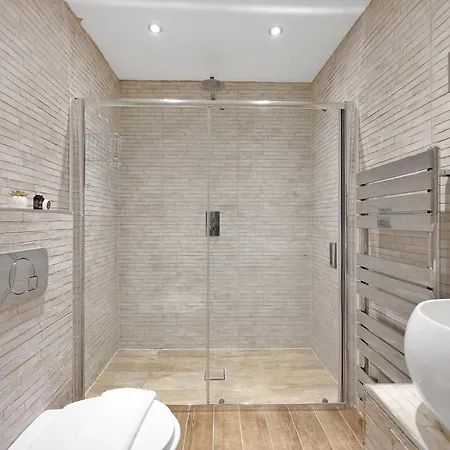 One Bedroom Short Term & Flexible Renting Hoxton With Free Wifi * London