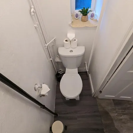 Single Close To Battersea Homestay *