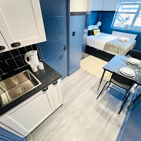 61 Studio, Ideal For Tourists High Recommend!!! * London