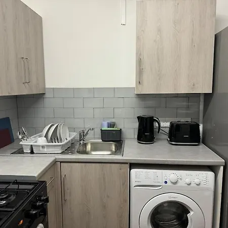 Flat In Vauxhall Apartment