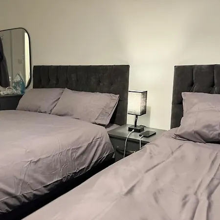 Flat In Vauxhall Apartment *