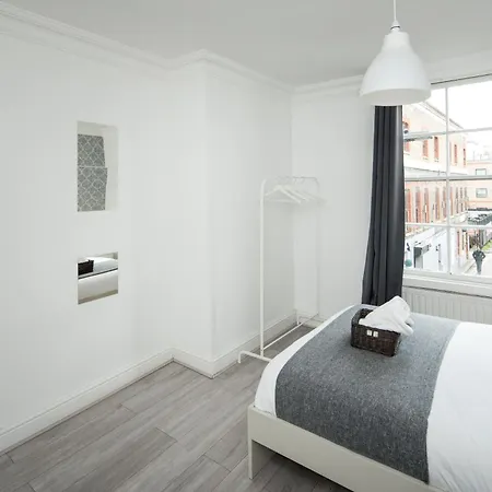 Pensión Private Double Shared Bathroom Near Centre Londres