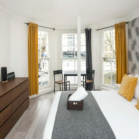 Private Double Shared Bathroom Near Centre * Londres