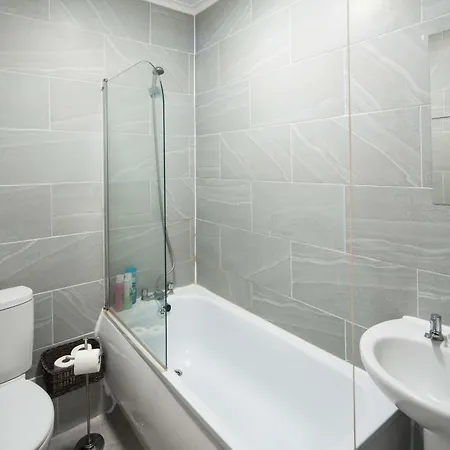 Private Double Shared Bathroom Near Centre * Londres