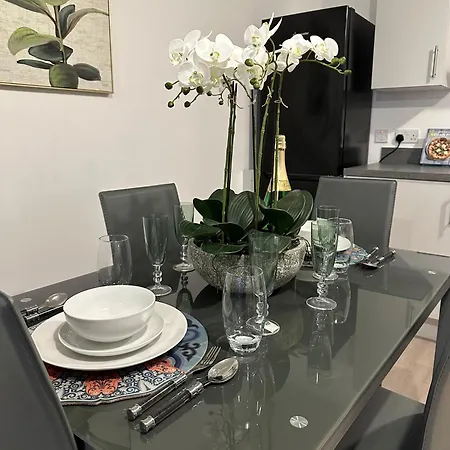 Artistic Flat Apartment *