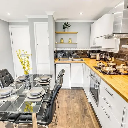 Luxstay Earls Court - Sleeps Up To 7 * Londen