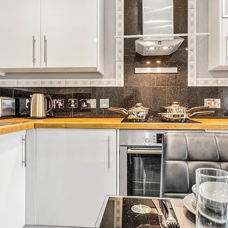 Luxstay Earls Court - Sleeps Up To 7 Londen