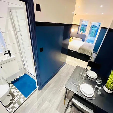 61 Studio, Ideal For Tourists High Recommend!!!