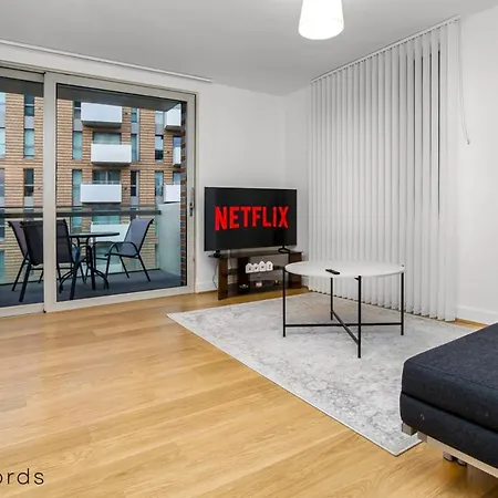 Exclusive 2 Bedroom Flat In Bromley By Bow London